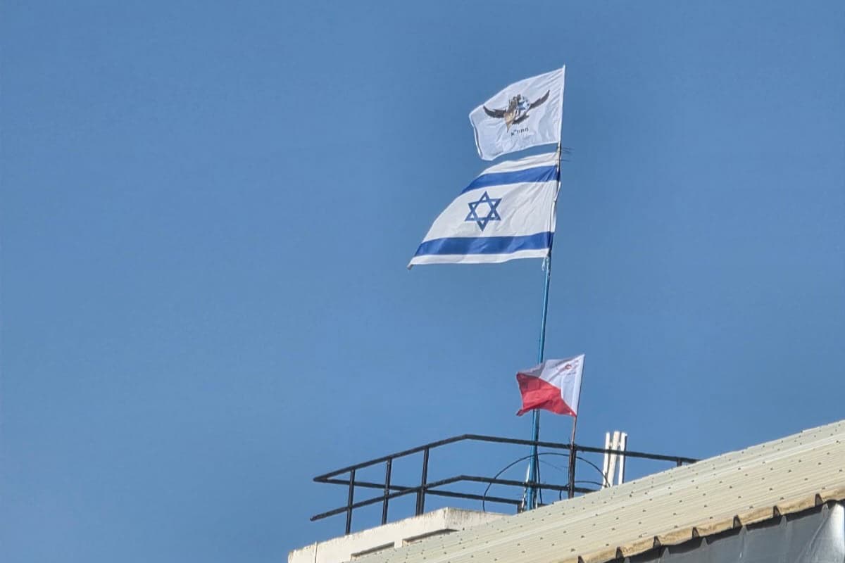 מגזין קומה מעל